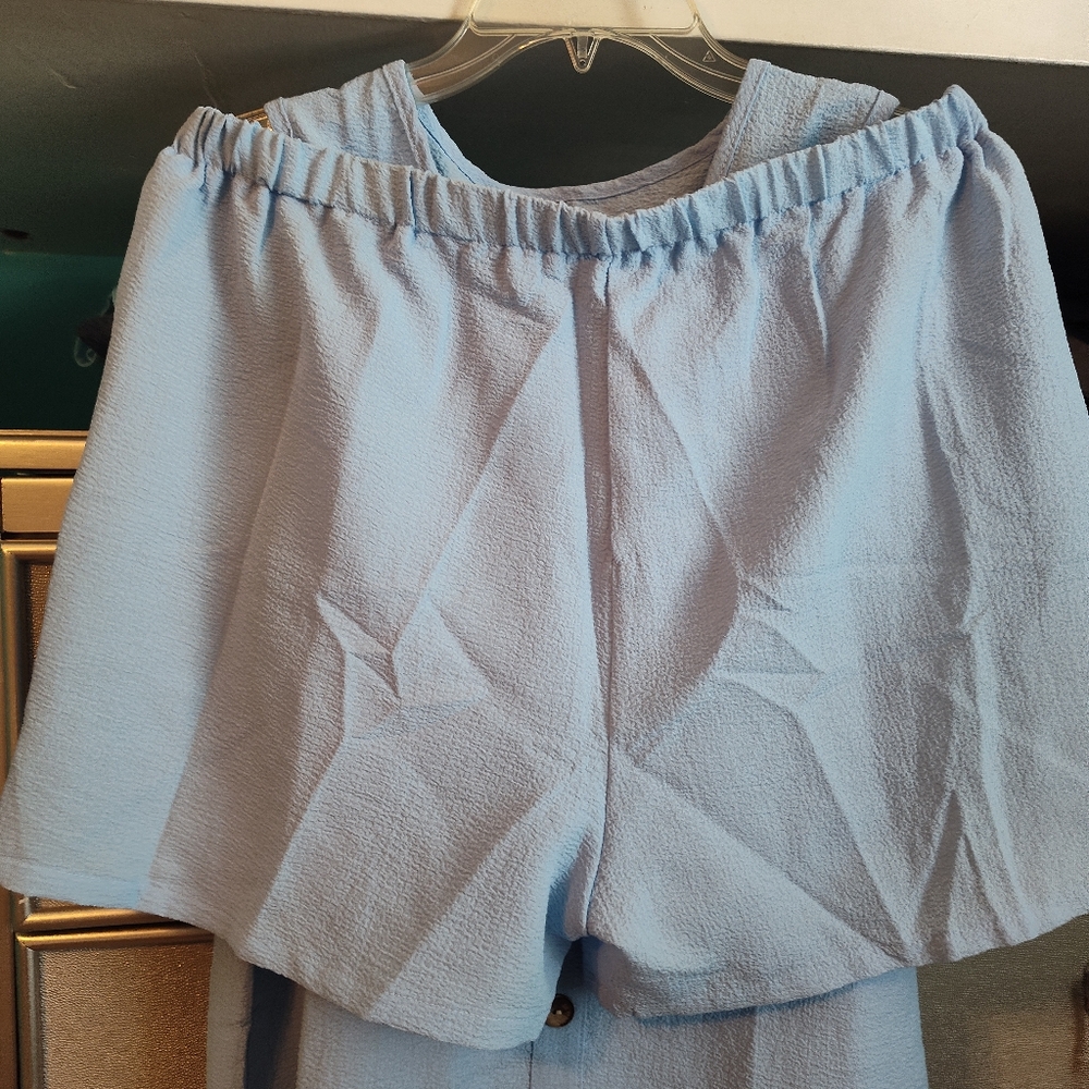 Shorts Set - Picture 2 of 3